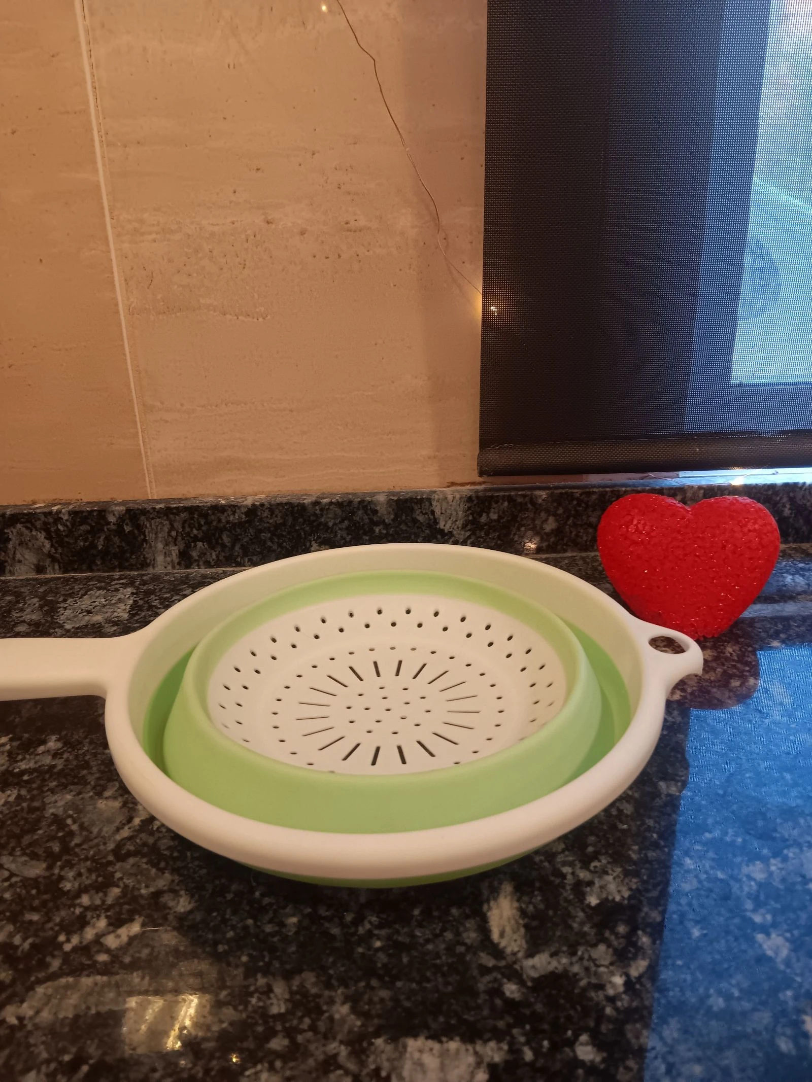Colador nuevo blanco con verde menta